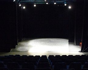 Spectacles Les Lettres de mon Moulin, mis en scène et joués par Philippe Caubère au Théâtre du Pont tournant à Bordeaux en 2022.