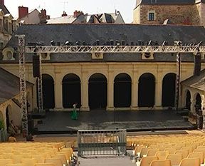 Spectacle Les Étoiles, troisième soirée des Lettres de mon moulin mises en scène et jouées par Philippe Caubère au Festival d'Anjou à Angers en 2023.