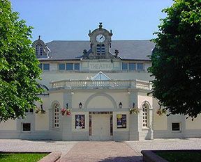 Deux soirées autour des Lettres de mon moulin mises en scène et jouées par Philippe Caubère au Théâtre Municipal au Festival Les Malins Plaisirs à Montreuil-sur-Mer en 2023.